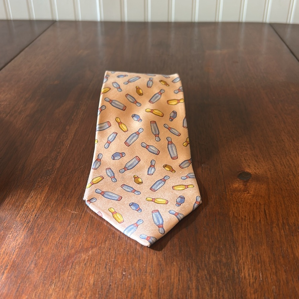Gucci 100% Silk Bowling Pins Vintage Neck Tie Pink Blue - Picture 1 of 11
